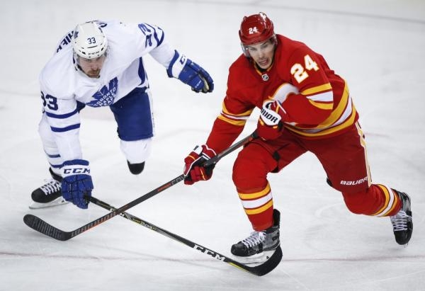 NHL: Toronto Maple Leafs - Calgary Flames