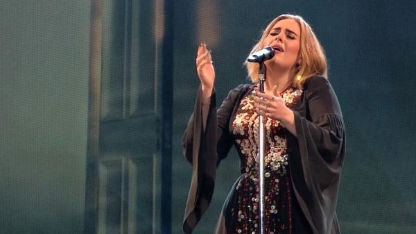 ADELE (POP PROFILES) - LIVE IS LIFE