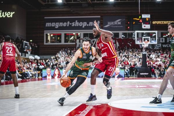 VET-CONCEPT Gladiators Trier - Fitness First Würzburg Baskets