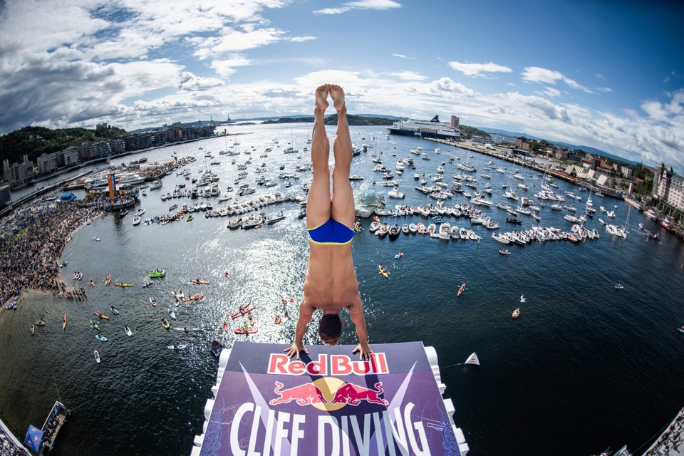 The cliff divers had fun in Oslo
