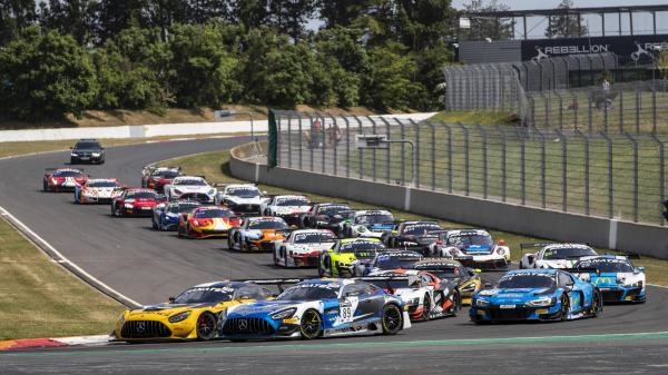 GT World Challenge Europe: Wyścig w Walencji