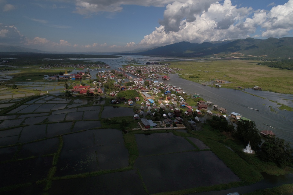 Documentary Myanmar, ve stínu barmských pagod