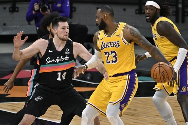Los Angeles Lakers - San Antonio Spurs