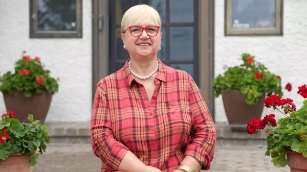 Lidijina kuhinja - Sjećanja i povratak korijenima: Voće i kolači
