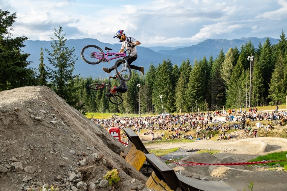 Outdoor Research Speed & Style Whistler
