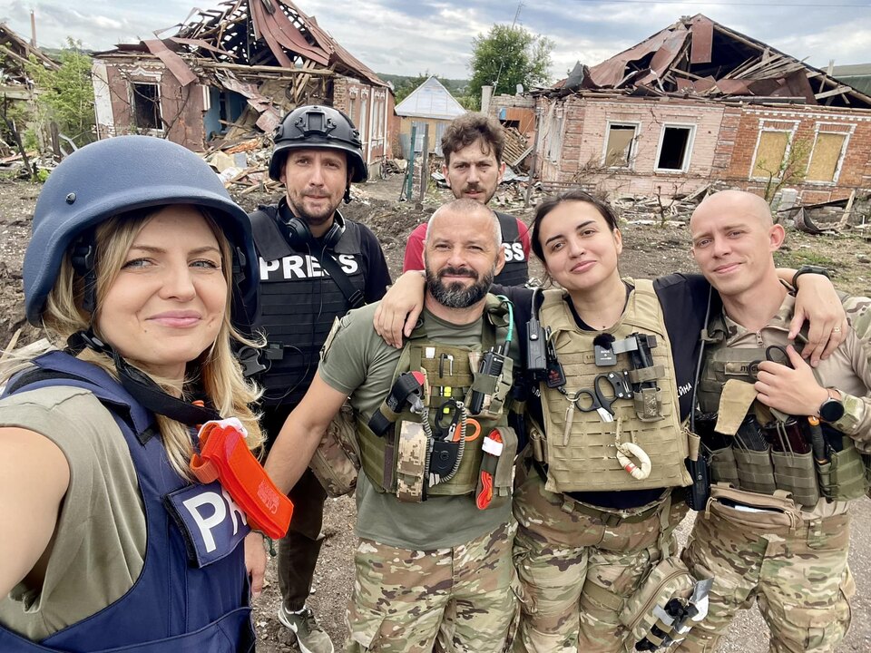 Документ Королеви в окопах