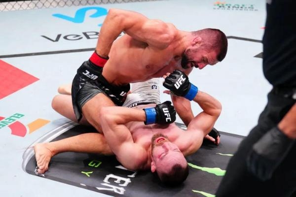 KSW 107: De Fries vs. Wrzosek