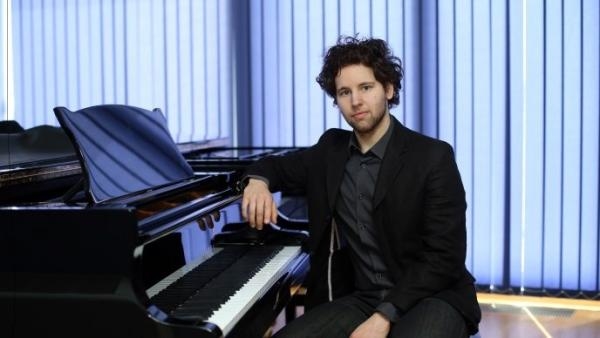 41. Samoborska glazbena jesen 2016.: Recital pijanista Aljoše Jurinića