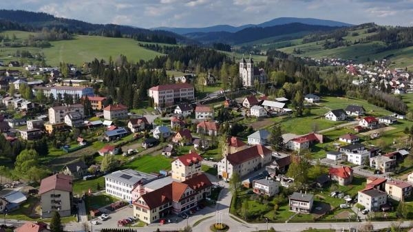 Vítejte v obci Zákamenné