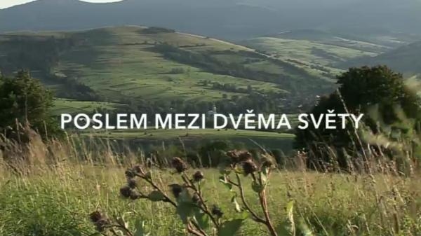 Poslem mezi dvěma světy