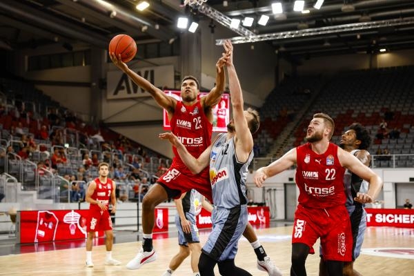 Brose Baskets - Telekom Baskets Bonn