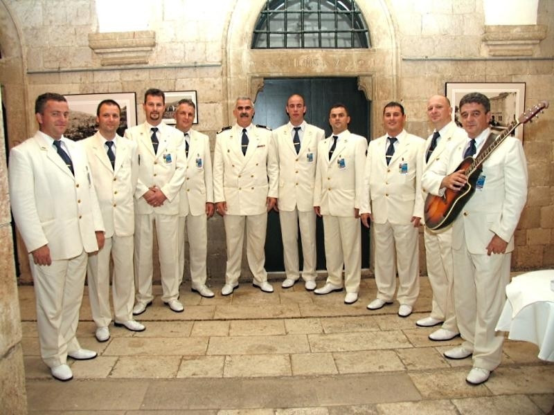 Noćni glazbeni program: Klapa Fortunal i prijatelji