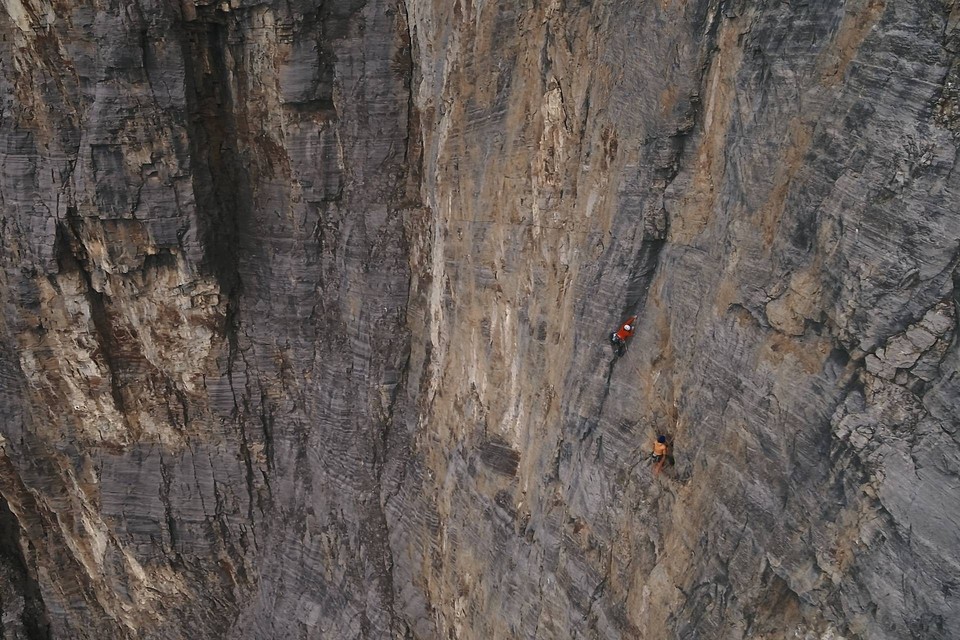 Yamnuska: The Ragged Edge