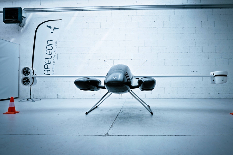 Dokument Apeleon: the helicopter-airplane hybrid