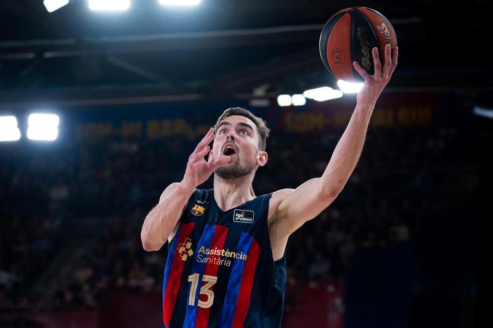 60 basketbalových zápasů online