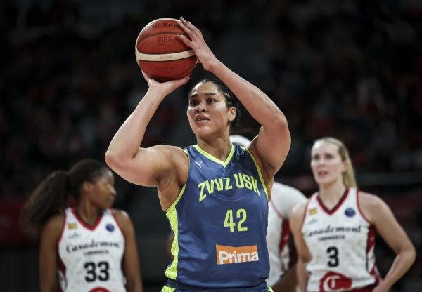 Basketbal: ZVVZ USK Praha - Casademont Zaragoza