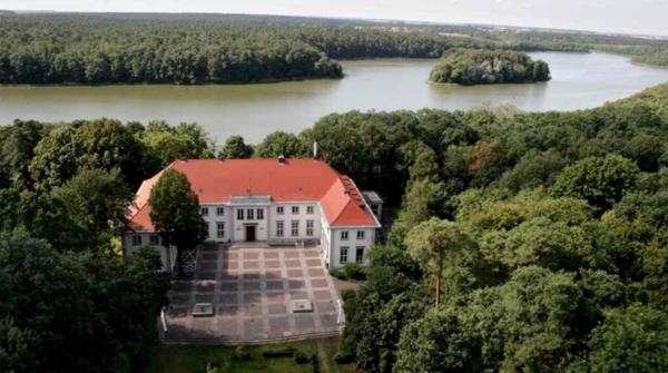 Poklad na jezeře