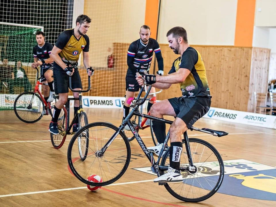Sálová cyklistika: Extraliga v&nbsp;kolové
