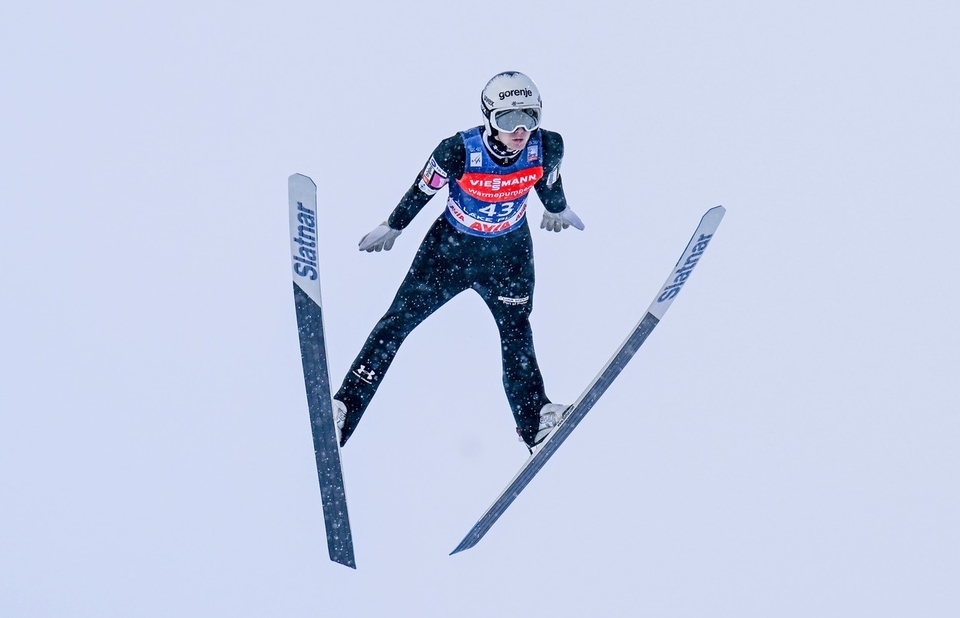 The best ski jumping online