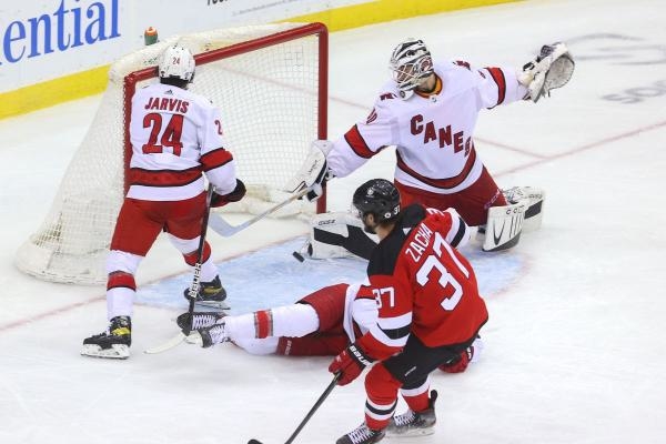 NHL: New Jersey Devils - Carolina Hurricanes