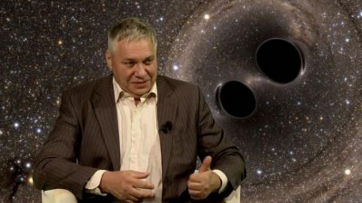 Dokument Hlubinami vesmíru s&nbsp;prof. Petrem Kulhánkem, gravitace 2. díl