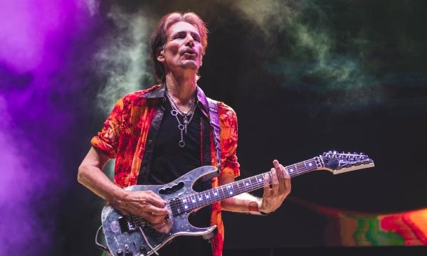 O INTERVIEW: STEVE VAI