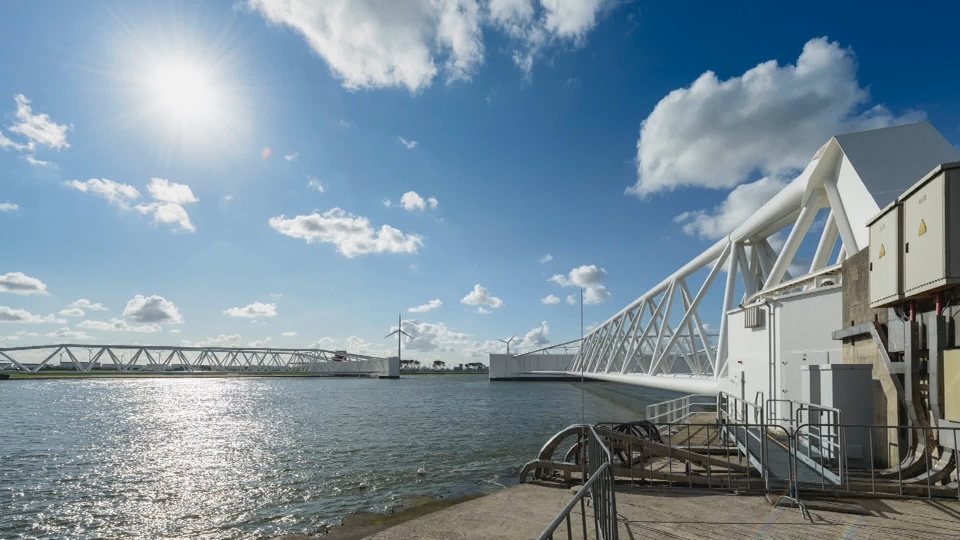 Dokument Amsterdam v&nbsp;ohrožení