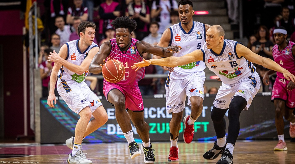Telekom Baskets Bonn - Rostock SEAWOLVES