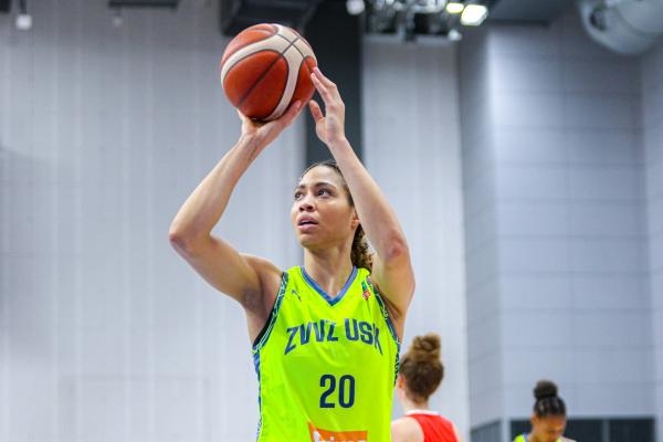 Basketbal: Casedemont Zaragoza - ZVVZ USK Praha