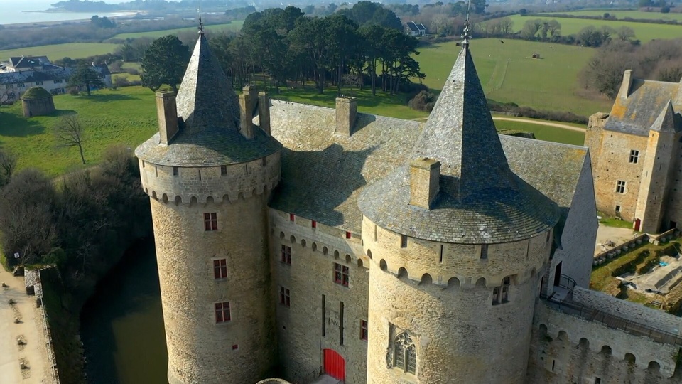 Documentary Patrimoine, de vieilles pierres tres précieuses