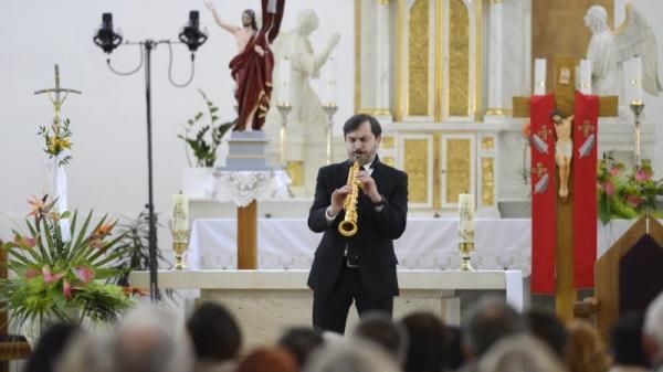 Saxofony a akordeon