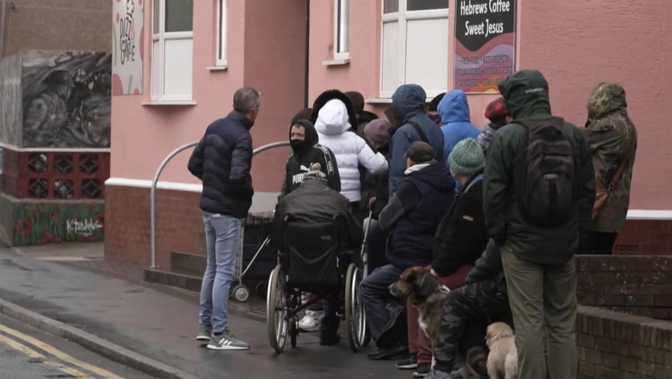 Dokumentarci Siromaštvo u Ujedinjenom Kraljevstvu - Zaboravljeni od krune