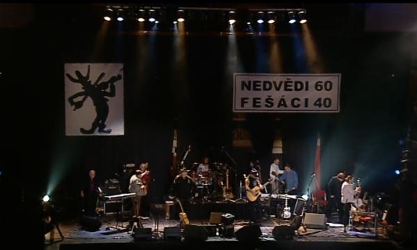 Fešáci a Nedvědi v Lucerně
