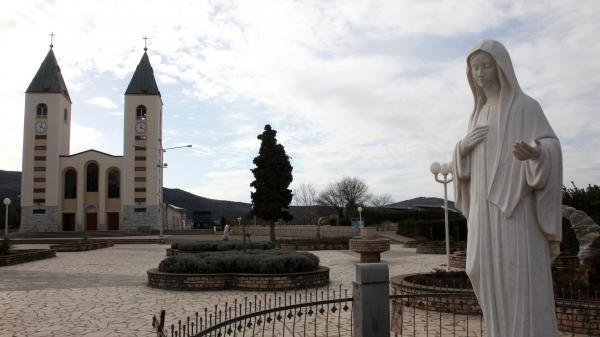 Klanjanje pred Presvetim Oltarskim Sakramentom: Međugorje