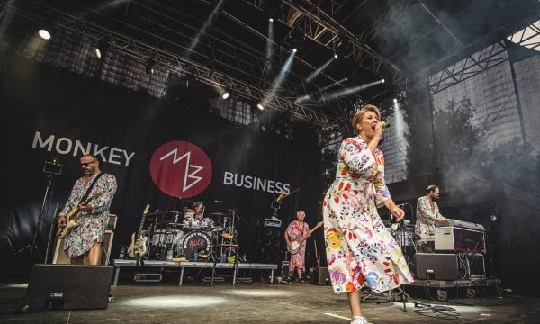 Monkey Business v Lucerna Music Baru