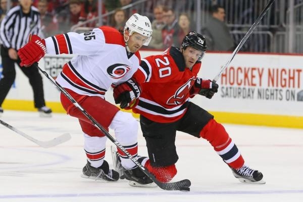 NHL: Carolina Hurricanes - New Jersey Devils