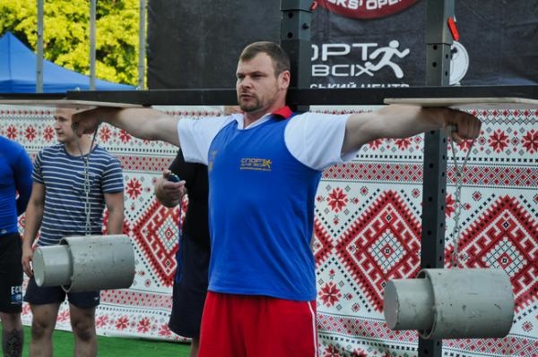 Стронгмен. Всеукраїнськіий фестиваль Козацькі забави. Дніпро