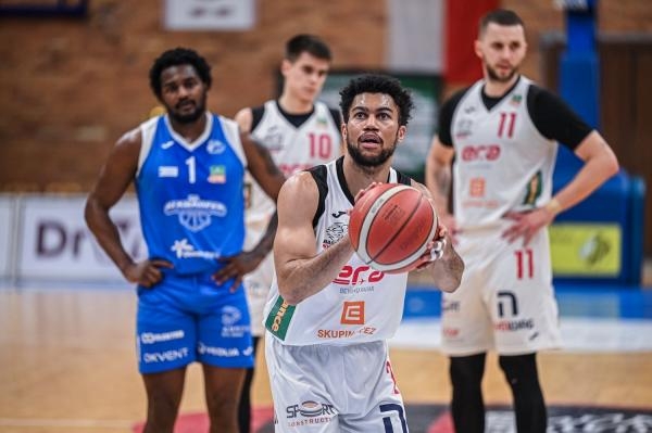 Basketbal: ERA Basketball Nymburk - BK Olomoucko