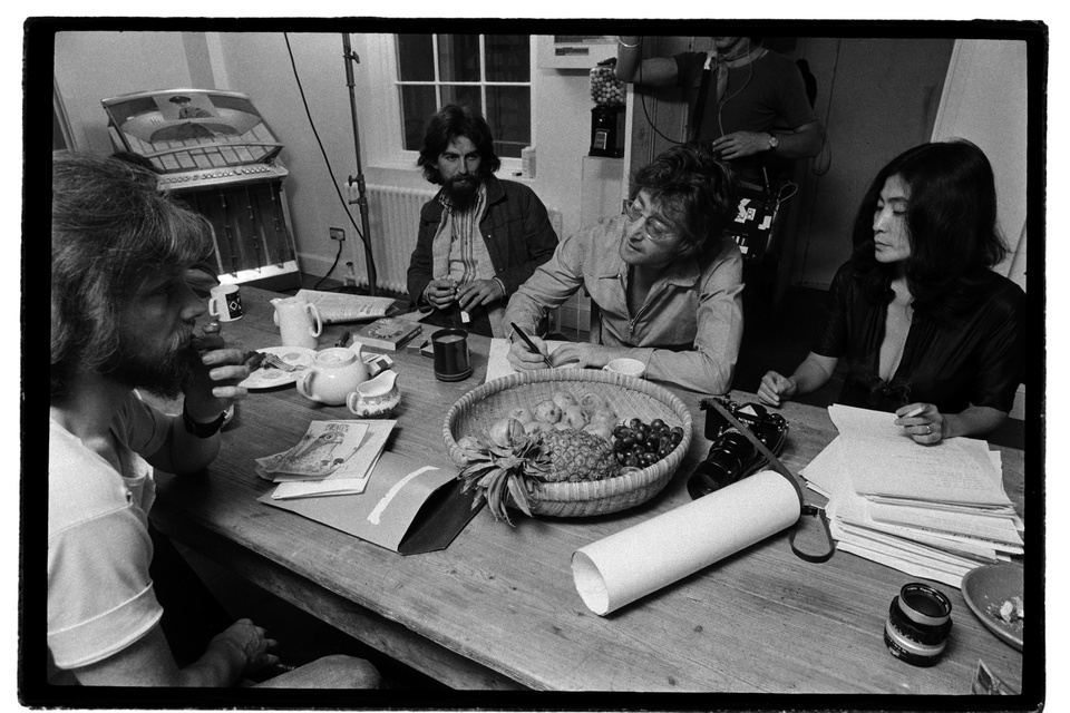 Dokument John Lennon & Yoko Ono - Above Us Only Sky