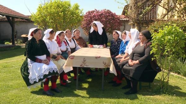 Je l' ti teško križ nositi