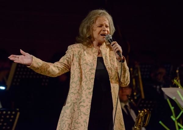 Zpívá Eva Pilarová