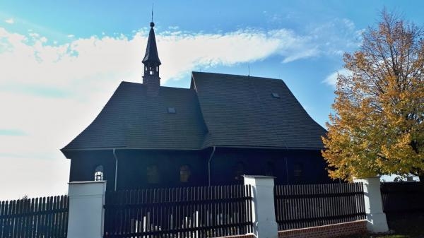 Kostel sv. Petra a Pavla v Hněvošicích