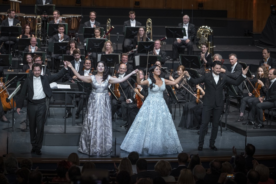 Netrebko a&nbsp;Eyvazov na koncertu v&nbsp;Salcburku