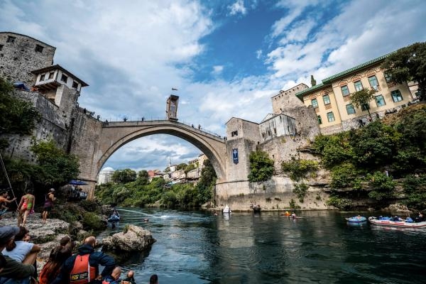 Cliff Diving Mostar