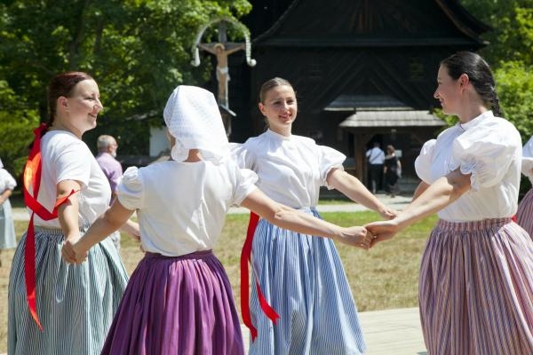 Valašské Pěsničky a tance