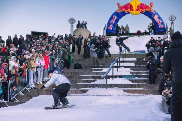 Snowboarding destruction in Detroit
