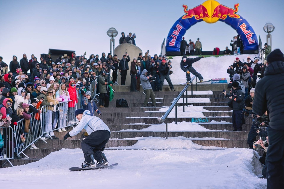 Snowboarding destruction in Detroit