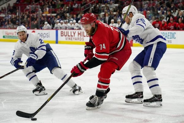 NHL: Carolina Hurricanes - Toronto Maple Leafs