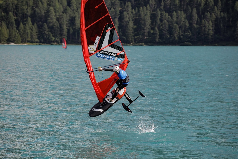 Documentary Engadinwind Junior IQ World Championships