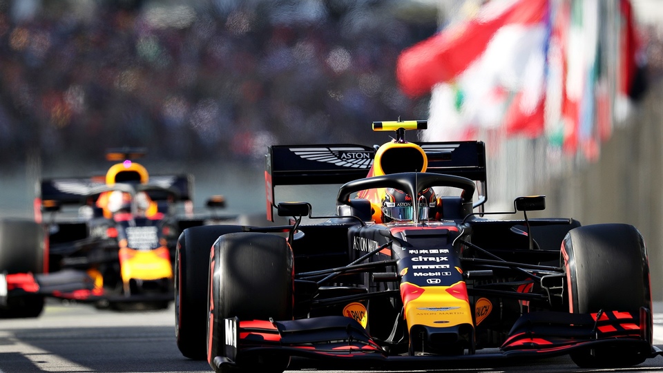F1 v ulicích Istanbulu. Sleduj spanilou jízdu Pierra Gaslyho a Alexe Albona